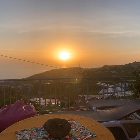 פונטה דו סול Studio Privado Com Vista Mar E Montanha מראה חיצוני תמונה